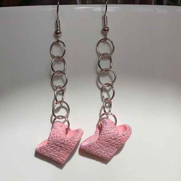 Pink Chain Barbie Shoe Earrings - Picture 1 of 4